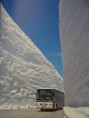 snow2 Snow canyon roads in Japan